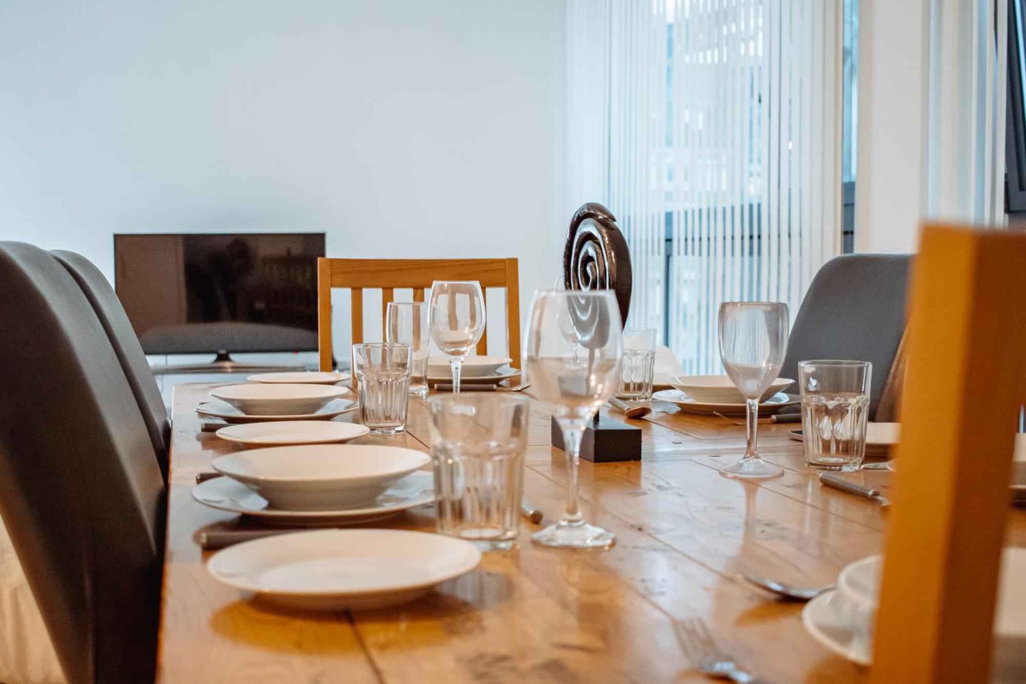 Central & Spacious, Sleeps 8, Perfect For Groups Leeds  Exterior foto